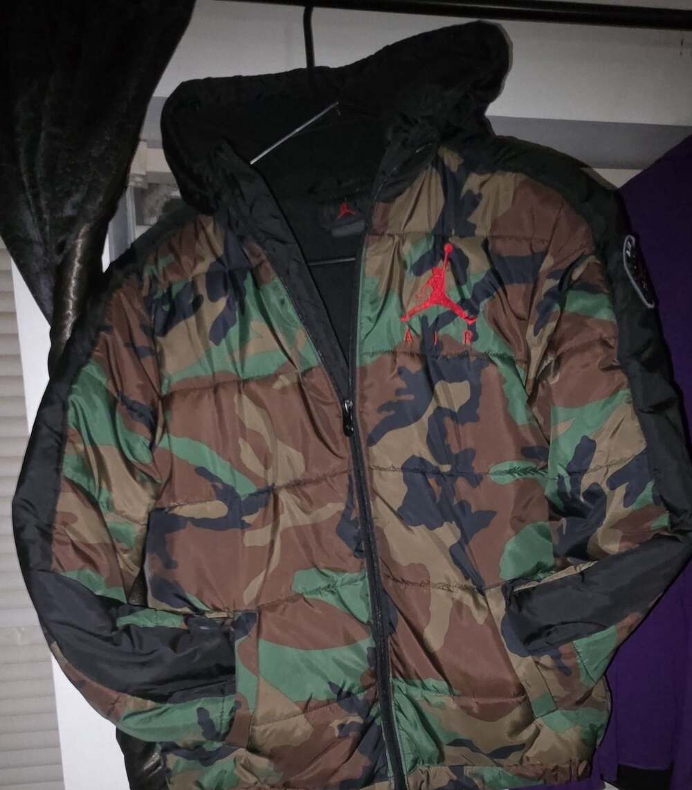 Air Jordan Jumpman Camo Boys Puffer Jacket Full Zip Hooded Youth Size Large